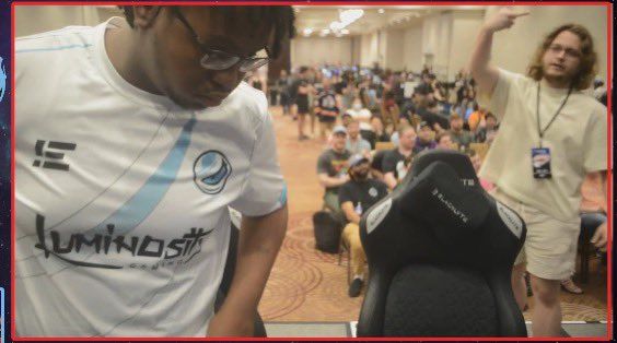 rivals GOAT cakeassault flipping off marlon, a top rivals player who is best known for allegations of being a sex pest
