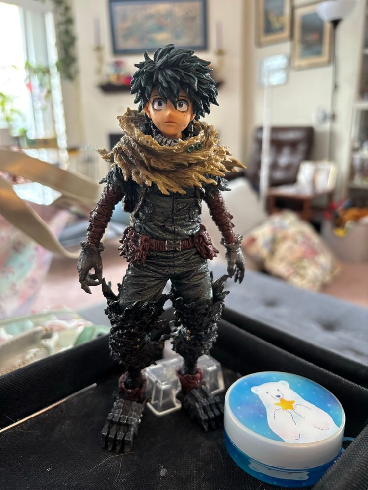Figure of character Midoriya Izuku from anime My Hero Academia, look sad and haggard, from his vigilante arc