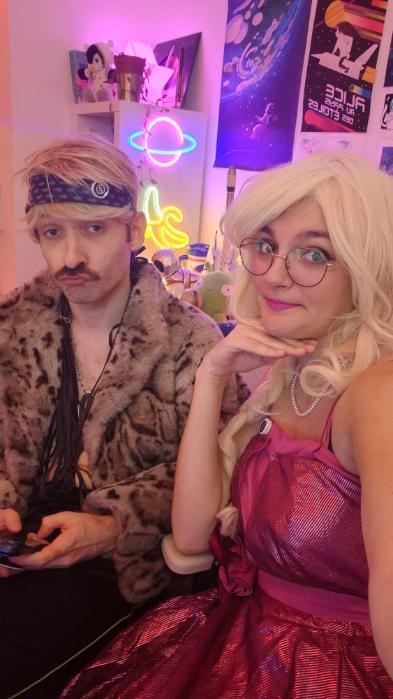 Photo de Chabrette et Alice en cosplay de Ken et Barbie