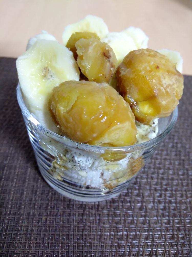 ・オートミールグラノーラ
・ミックスナッツ
・ライスおこし
・水切りヨーグルト紅茶味
・バナナ
・栗の蜂蜜がけ