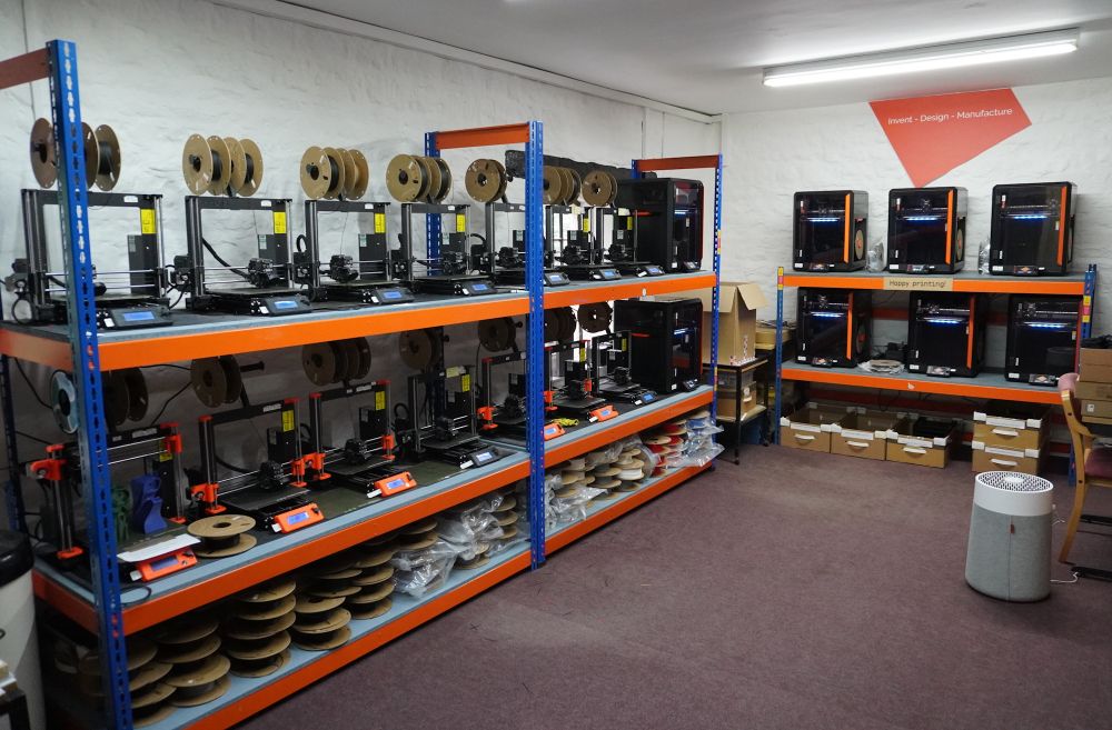 We only use cardboard spools on our 3D print farm, we used 92kg of plastic and didn't waste a single drop.
Polymaker also plant a tree for every spool we use.