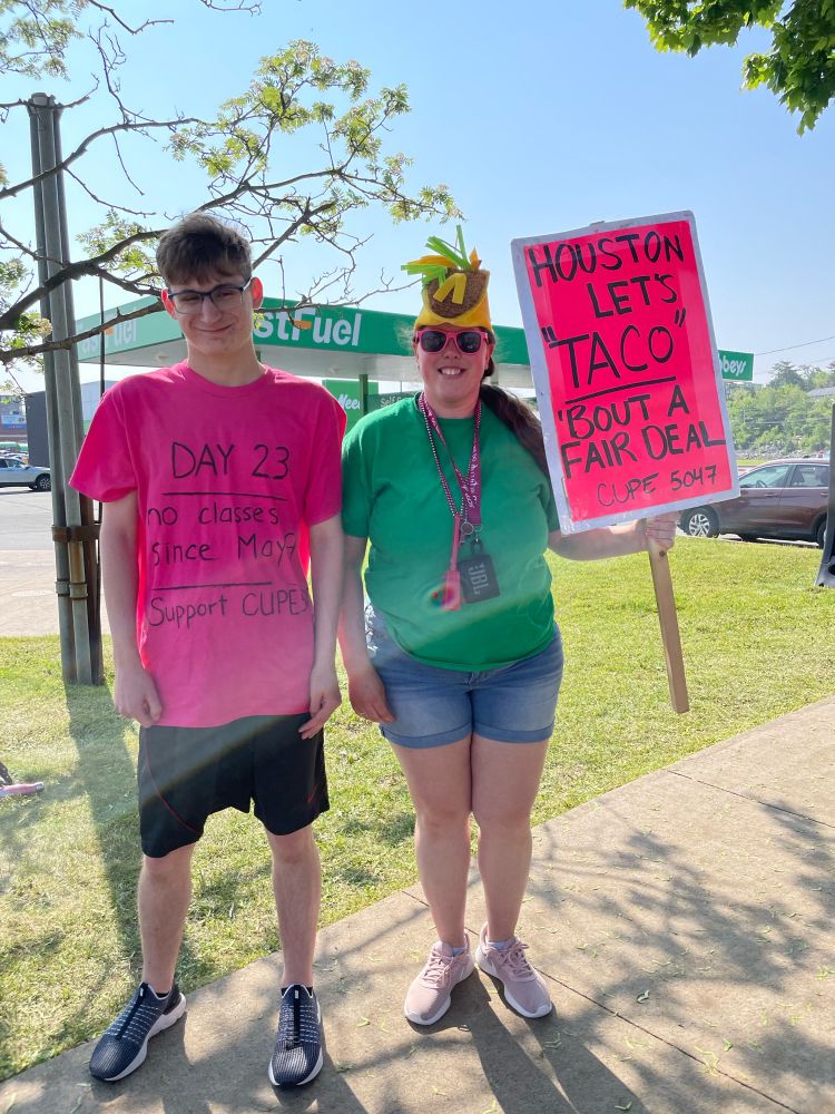 Teen on Day 23 (school days, not total days) of the CUPE strike. 23 days of grade 11 missed at this point. There were more. 