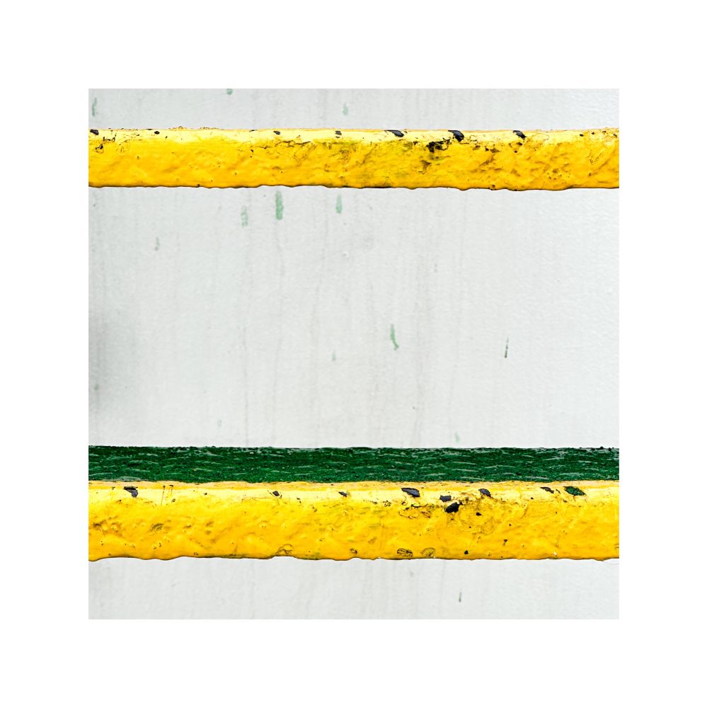 White background with 3 horizontal lines. 2 yellow and one green
