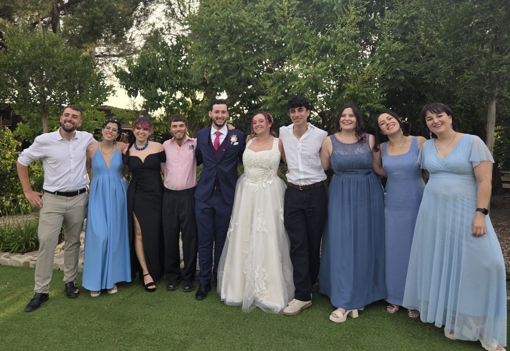 Fotiky con damas de honor y amigos que llevábamos mucho sin coincidir todos