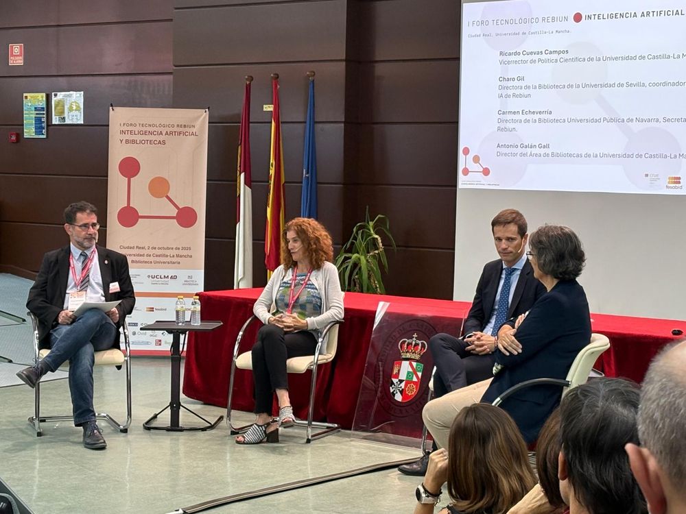 Foto de las personas que inauguran la Jornada