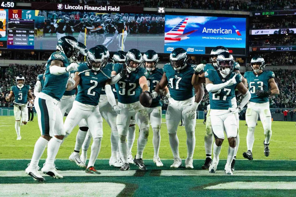 Last Season the Eagles Won the Super Bowl Without Nakobe Dean. But He Isn’t Planning on Watching From the Sidelines […]