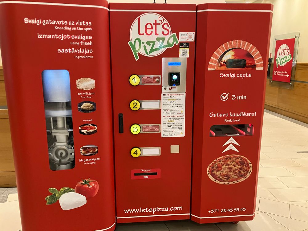 Vending machine that apparently makes pizza to order from scratch