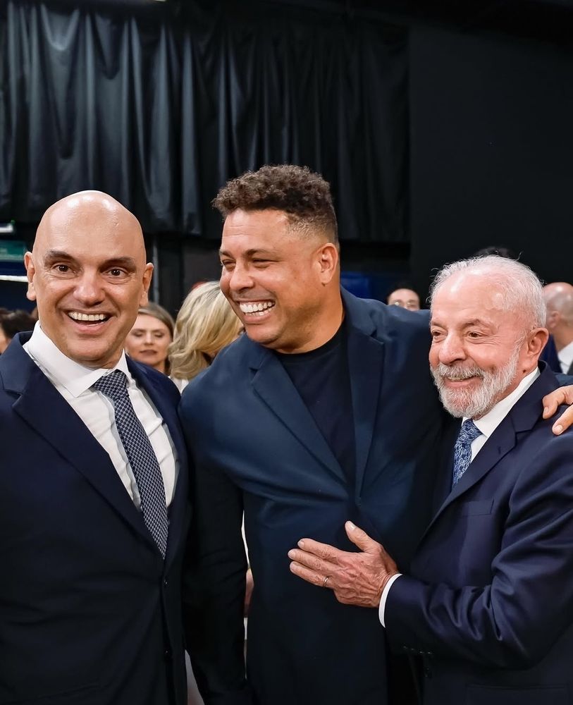 Alexandre de Moraes, Ronaldo Nazario e Lula.

Foto de Ricardo Stuckert.