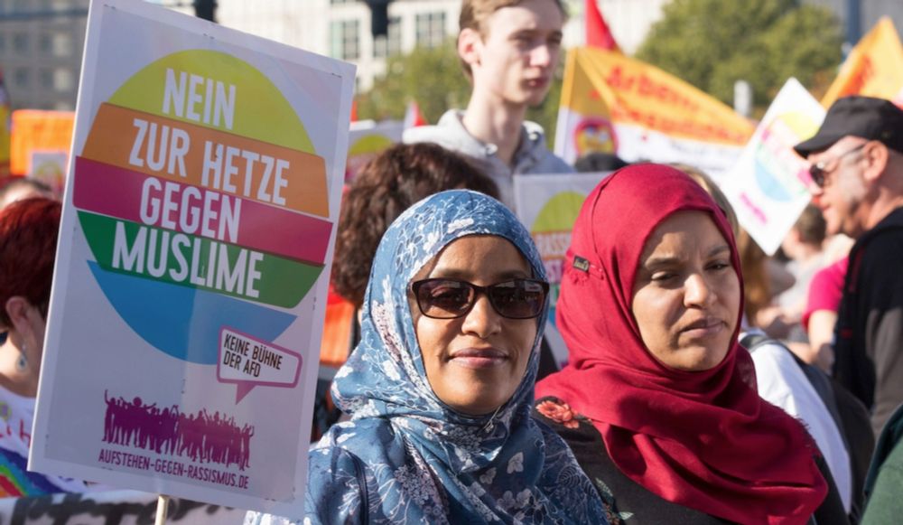 Zahlen und Fakten - 'Muslime sind im Alltag bedroht'