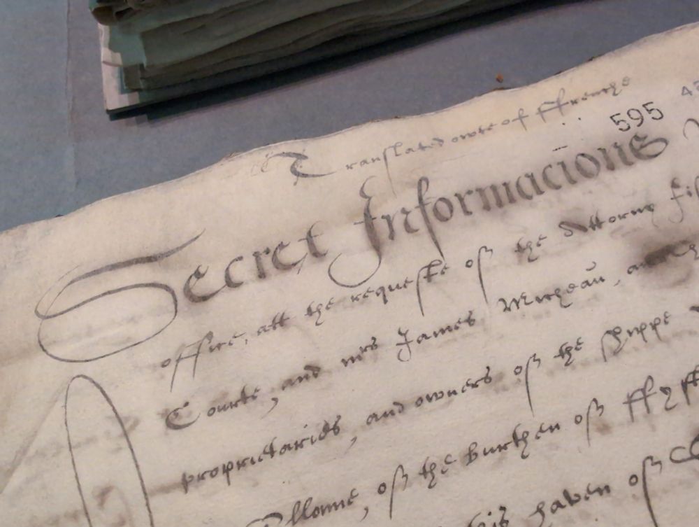 A manuscript page with the heading in very large script: "Secret Informacions"