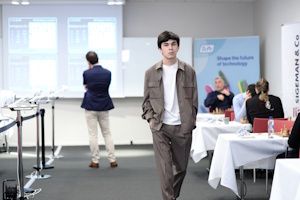 Winner Javokhir Sindarov waiting for his final round opponent Vasyl Ivanchuk to move. Photo Mikael Svensson. https://www.tepesigemanchess.com/photos/