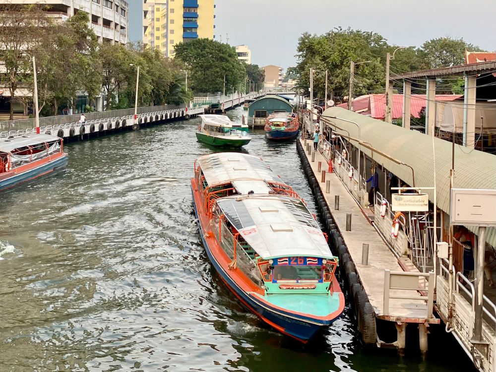 Wat Sriboonrueang Pier in Bang Kapi. Terminus of the main Saen Saep Express Boat to central Bangkok and the former BMA electric boat to Min Buri.