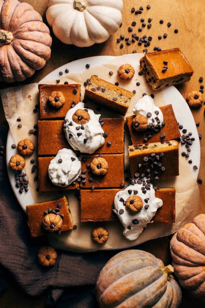 sliced pumpkin pie chocolate chip cookie bars