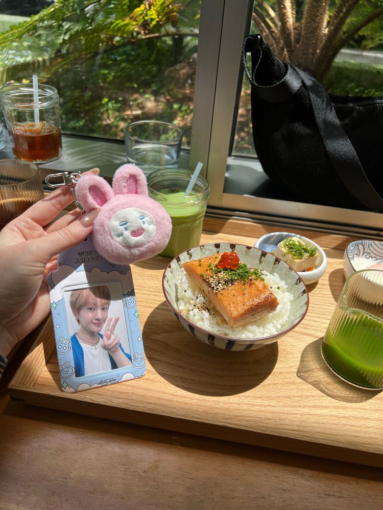 Salmon ochazuke and an Onew photo card 