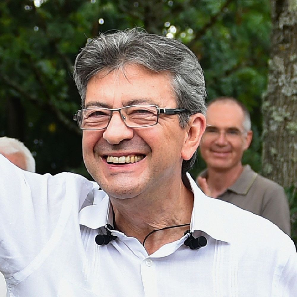 Jean-luc Melenchon souriant !