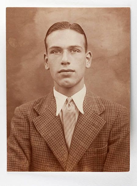 Uma foto de uma pessoa do início do século 18