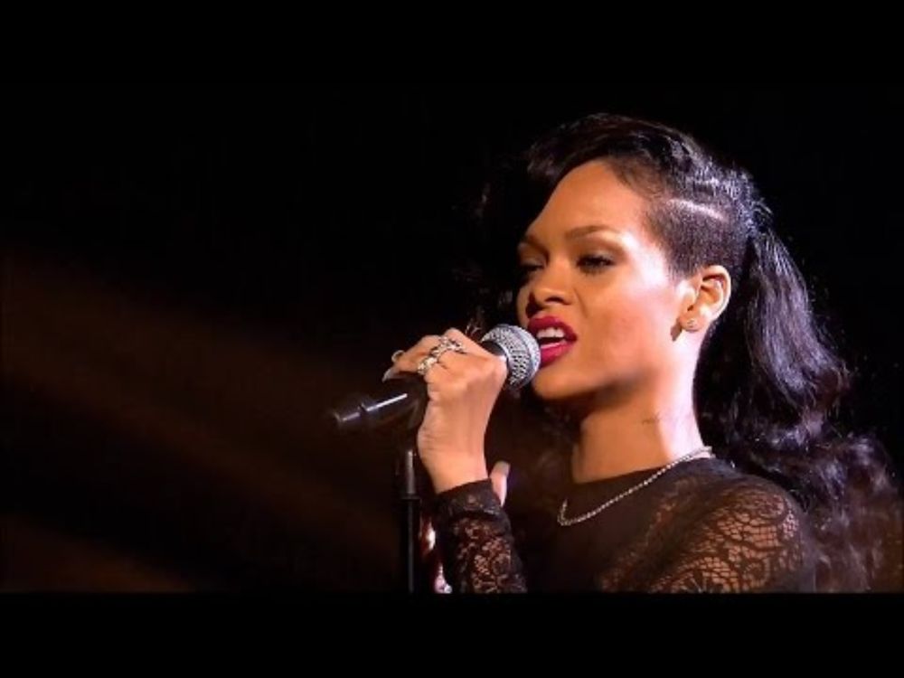 Rihanna Diamonds - Live acoustic version