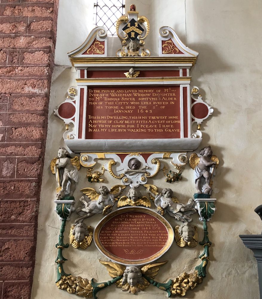 ‘THIs is MY DWELLiNG, THiS iS MY TREWEST HOME A HOWSE OF CLAY BEST FiTTS A GEST OF LOME NAY TiS MY HOWSE FOR I PCEAVE I HAVE IN ALL MY LIFE,BYN WALKING TO THIS GRAVE’ 
