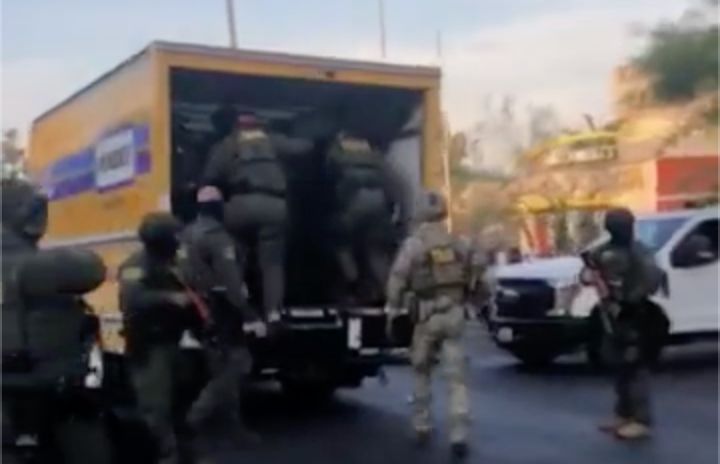 Federal immigration agents are under fire after pulling off a controversial operation that looked more like a scene from a reality show than a law enforcement mission. On Wednesday, Border […]
The post Penske Speaks Out After Border Patrol Agents Jump Out of Rental Truck in Immigration Raid at LA Home Depot [Video] appeared first on Baller Alert.