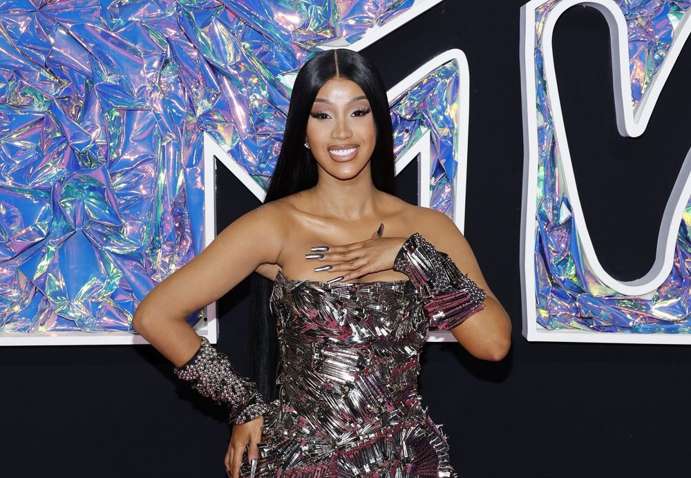 Cardi B Seemingly Laughs Off Rumors That She’s Dating Stefon Diggs [Video]