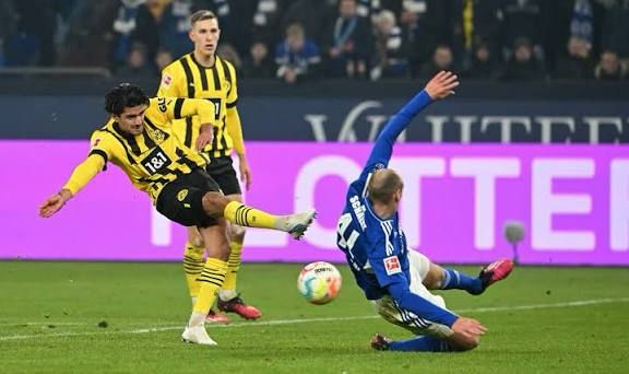 Derbyhennings Grätsche