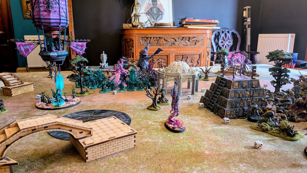 Same battle from another angle showing off the lantern I'm using as my faction terrain
