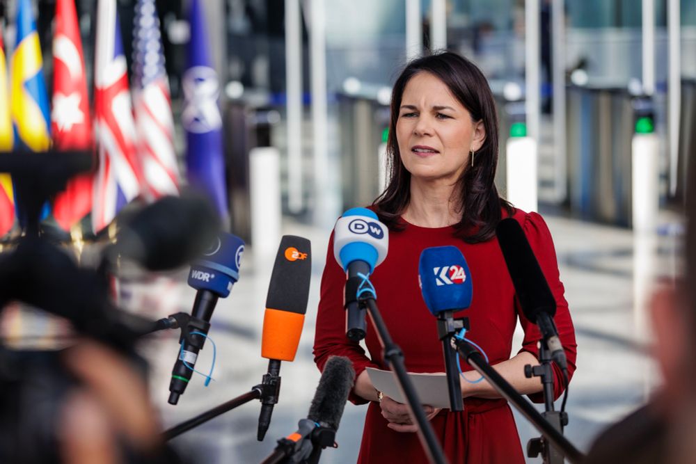 Foreign Minister Baerbock giving a doorstep the NATO-Foreign Ministers Meeting. Copyright: Photothek