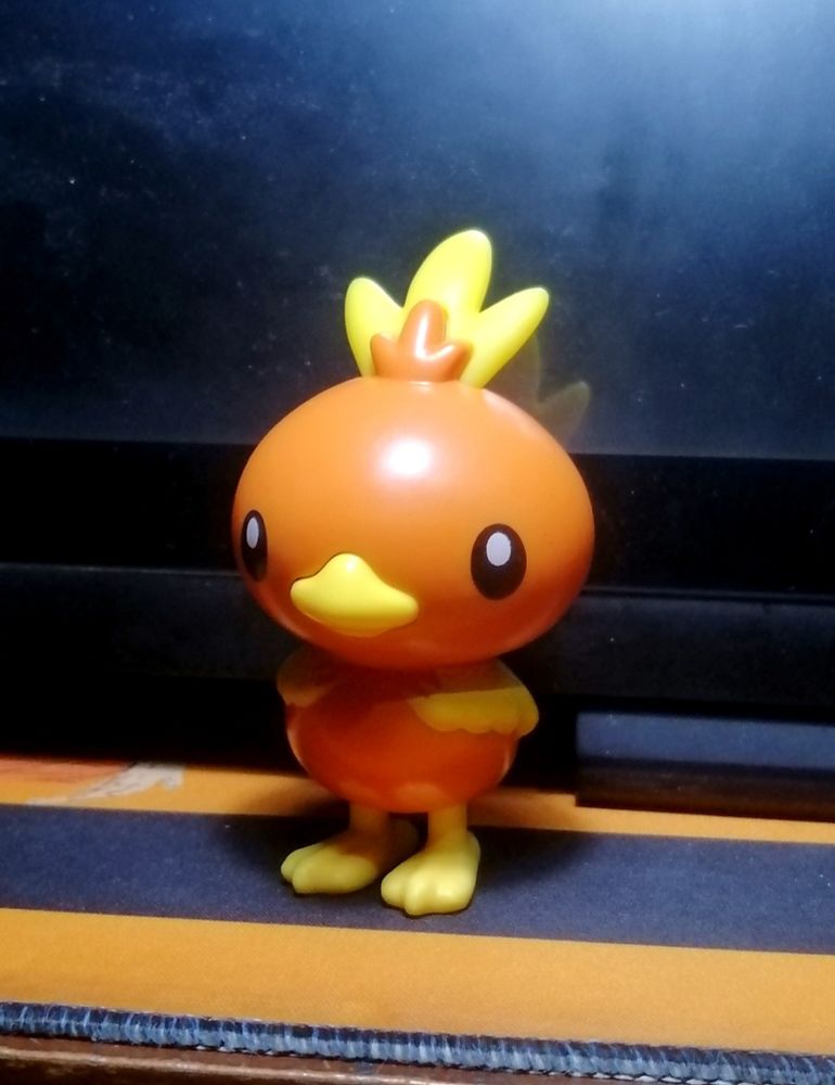 Torchic (orange and yellow fire pokemon chic) bobblehead toy