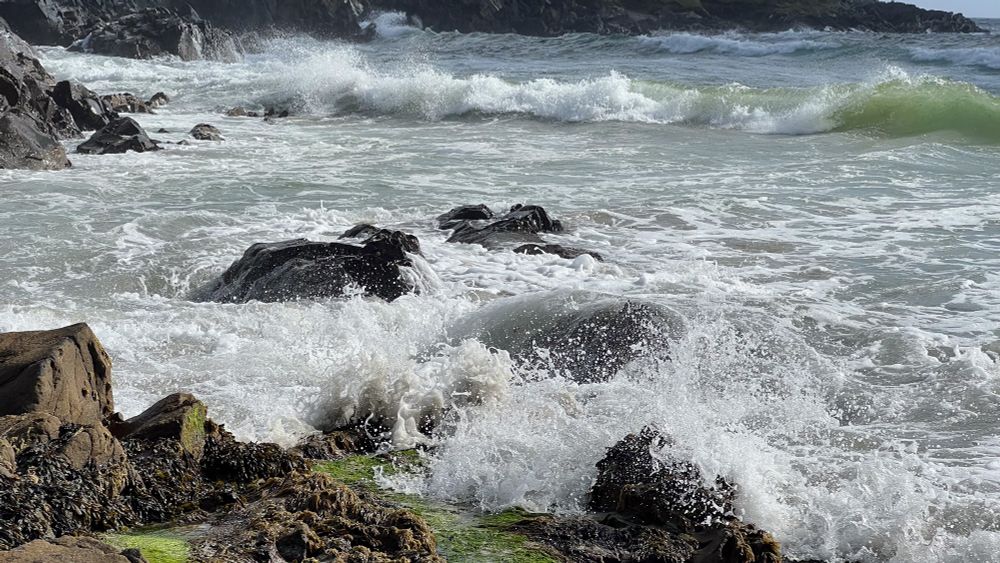 Incoming waves 