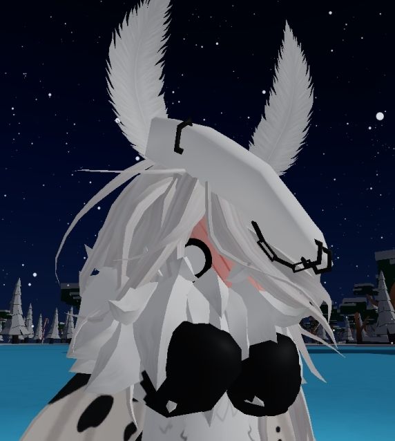 someone said "i love you" to her ;3