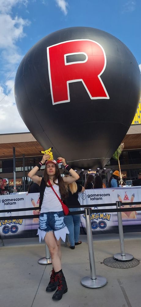 cosplay da Hilda / Touko de Pokémon na Gamescom Latam 