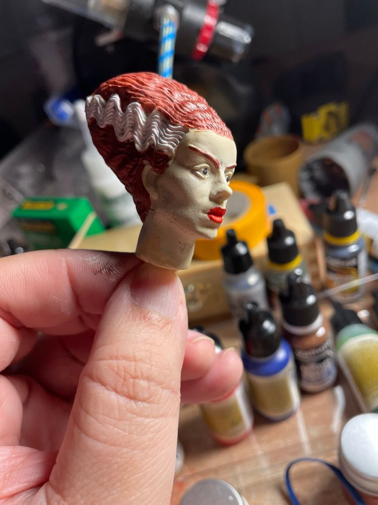 Model head of the Bride of Frankenstein.