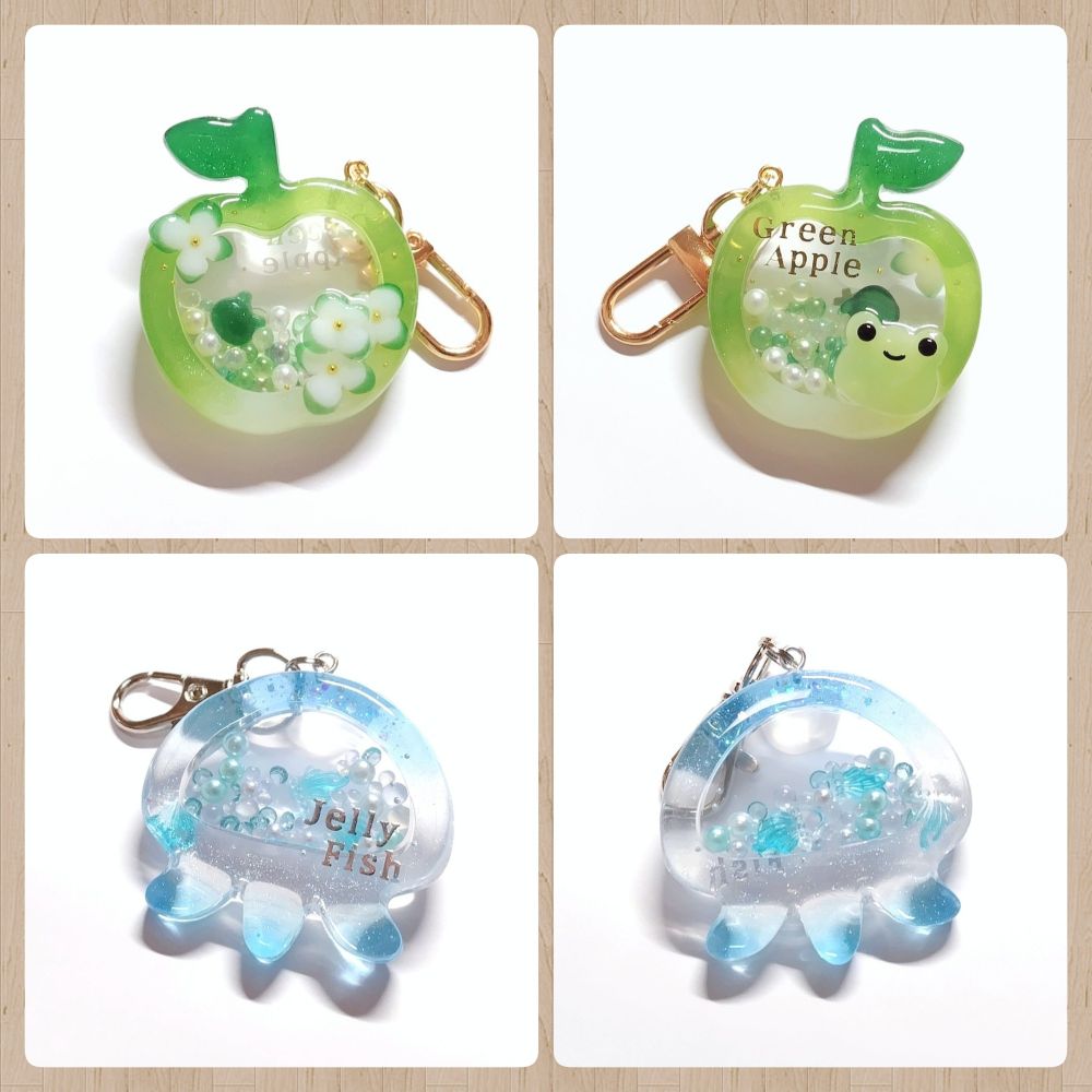 ◆雨蛙の青リンゴシェイカー
綺麗な黄緑のグラデーションに、雨蛙と緑の紫陽花が添えられている作品。シャカシャカの中身にも濃い緑の蛙がいて可愛いです。

◆水クラゲシェイカー
透き通ったミズクラゲをイメージした作品。ラメがキラキラしてとても綺麗です。シャカシャカの中にもクラゲがいて、まるで泡の中で踊ってるかのように見えます。