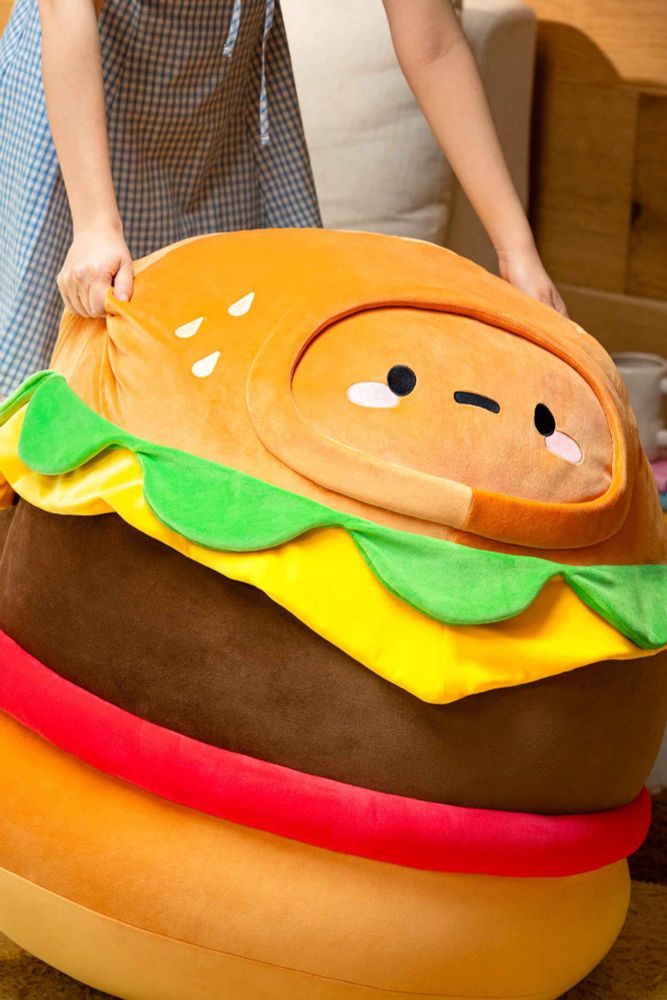 HUUUUUUUUUGE burger plushie