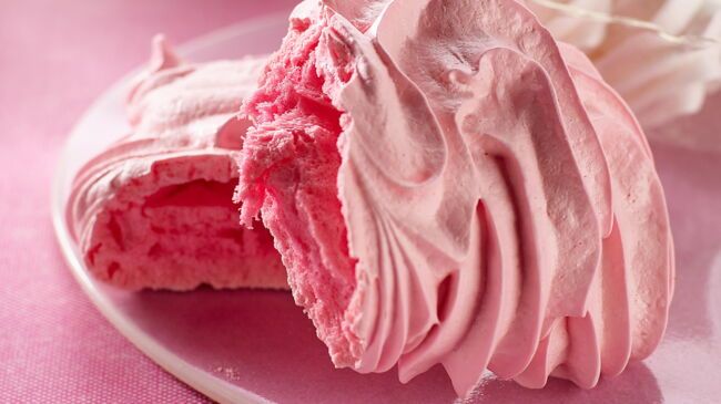 pink meringue (my fav sweet snack!!)