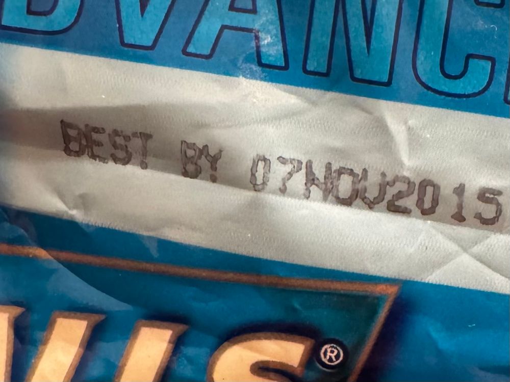 Photo of a best-by date of 07-November-2015