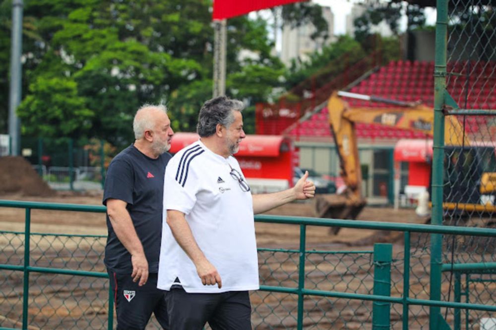 BASTIDORES: Casares e diretoria de futebol firmam pacto 'anti-vazamento' no São Paulo para blindar Zubeldía