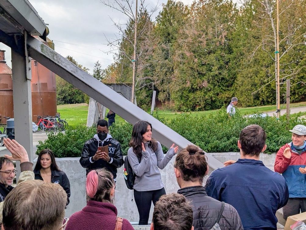 Alexa Mercedes Rinck with crowd of people