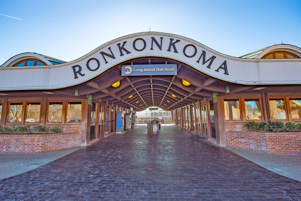 The exterior of Ronkonkoma Station.