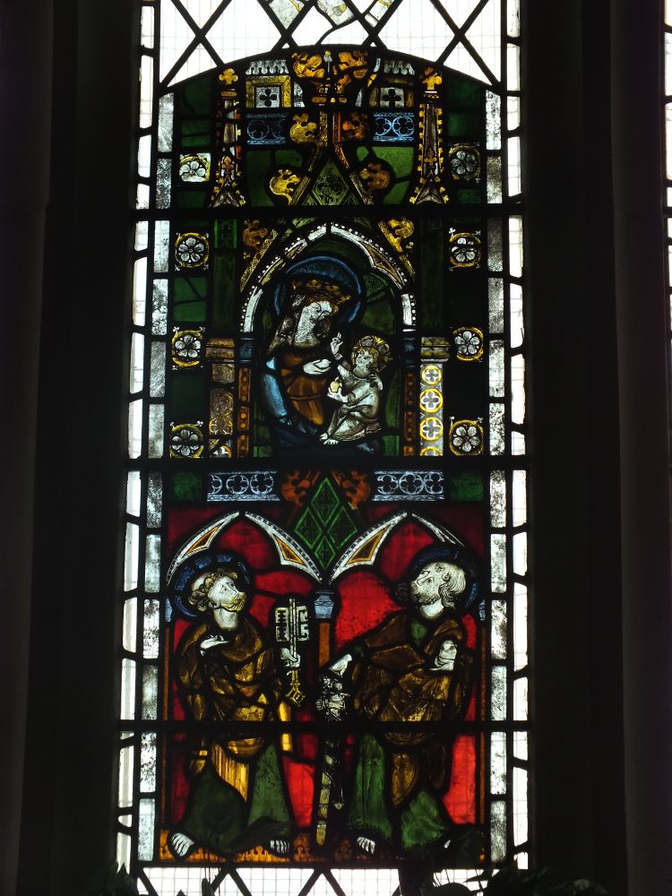 Warndon, E window detail. SS. Peter (key) and Paul (sword) in lower register looking up, possibly part of an ascension scheme originally. as it is they are looking up to a Virgin and child, which, while featuring some restored pieces, is in design identical to glazing at Fladbury between Pershore and Evesham.