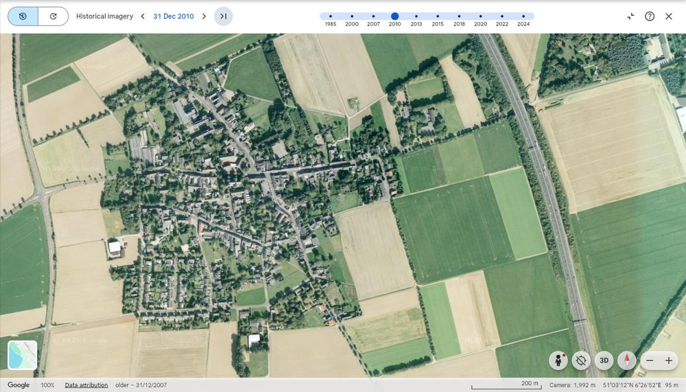Aerial photo of Erkelenz-Immerath in Dec 2010, with the church at the centre of the settlement