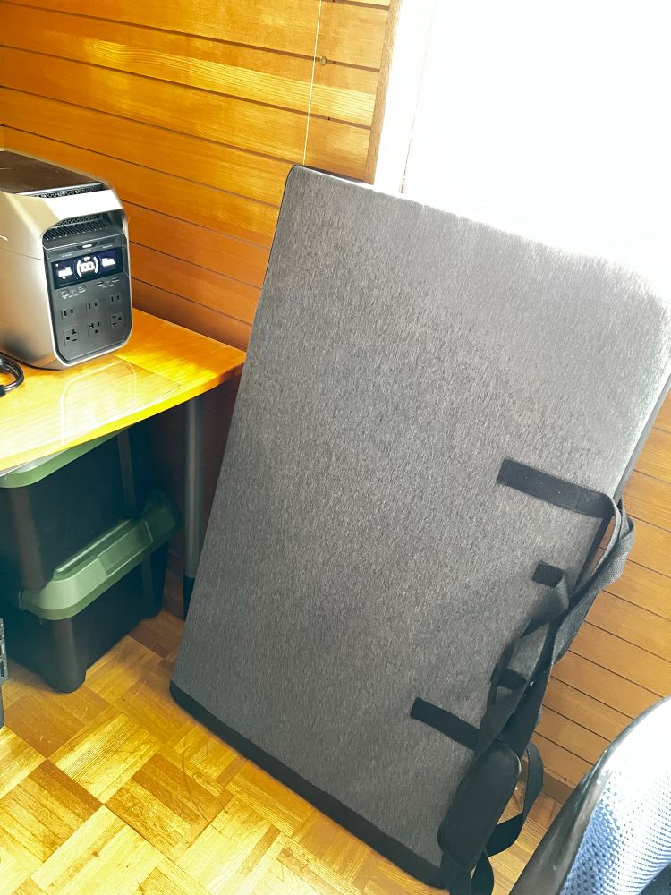 エコフローの400W太陽光パネル(108✖️64)重量約20キロ