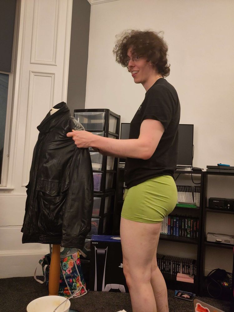 yvette conditioning xyr leather jacket. xyr ass is fat as hell damn.