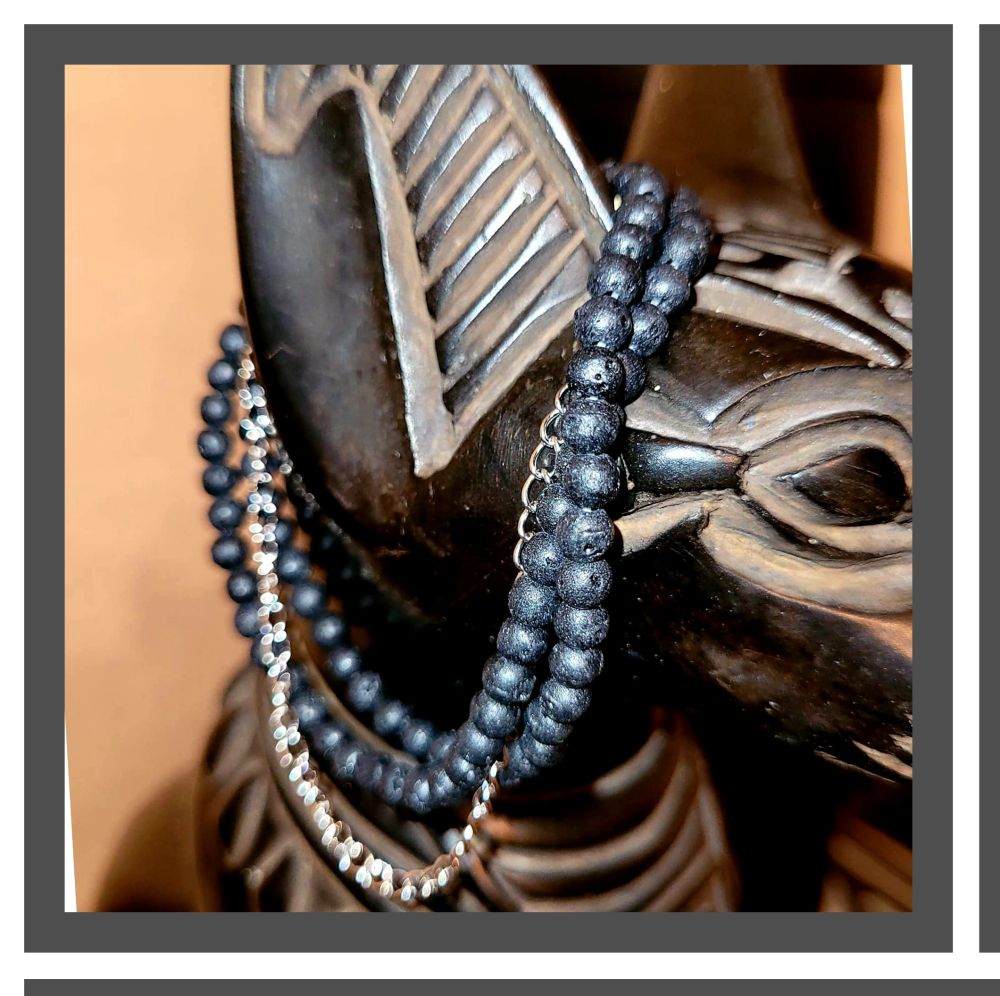 3reihiges Armband aud Lavasteinoerlen und silberner Kette