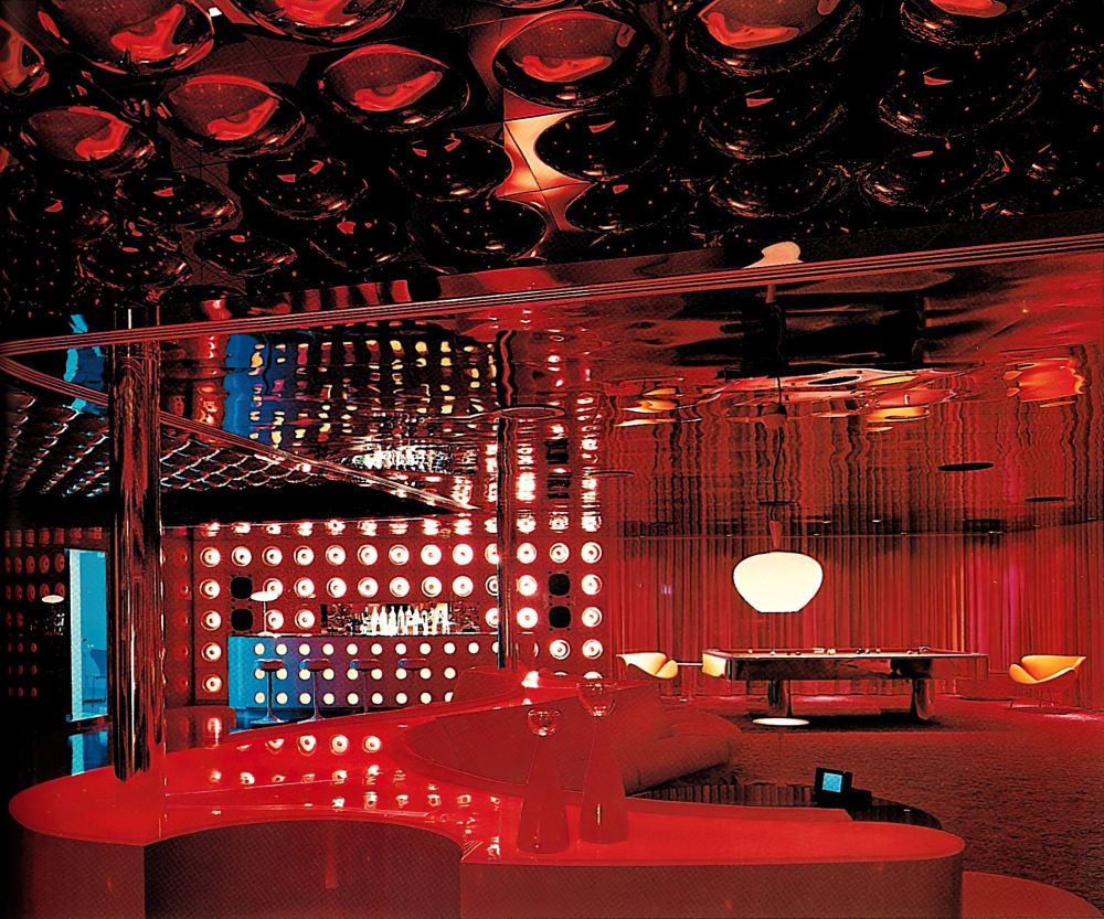 The incredible Miami home of rockstar Lenny Kravitz (1999)