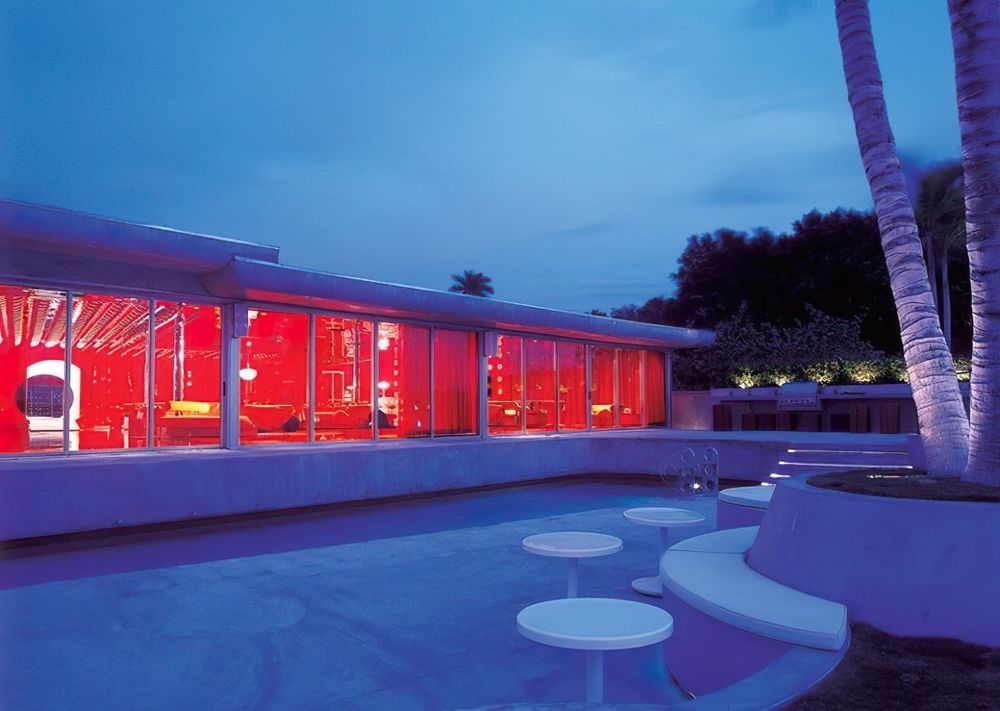 The incredible Miami home of rockstar Lenny Kravitz (1999)