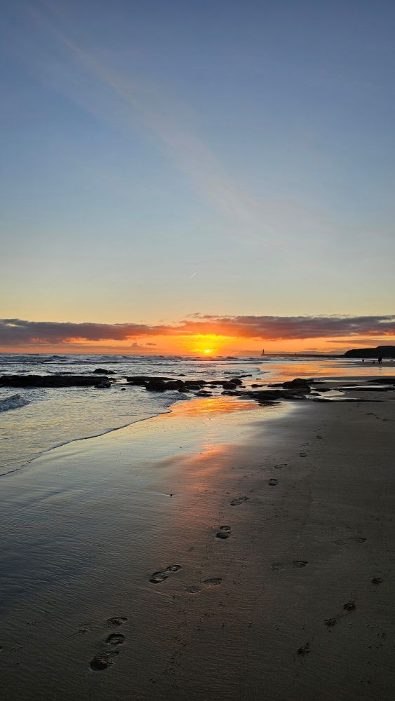 Sunrise over tynemouth bay