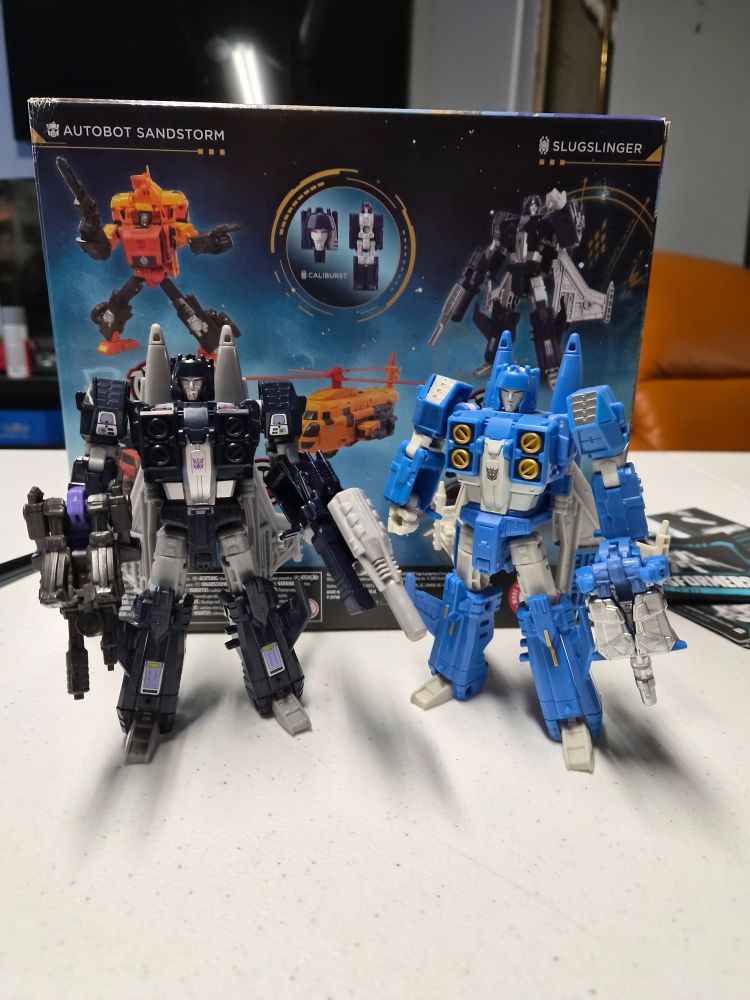 AotP Slugslinger vs Legends Slugslinger