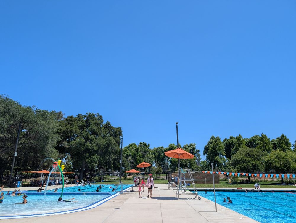 Recreational swimming pool at Rengstorff Park, Mountain View 