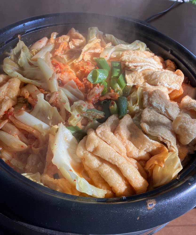一般的な日本人女性(熟練した)が作ったキムチ鍋の画像です